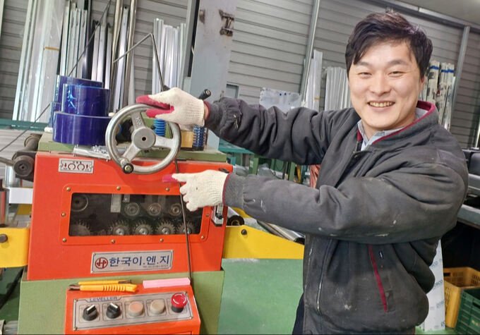 임종필 정우이엔지 대표 “30년 창호 단열 생산 ‘뚝심’…단열... 임종필 정우이엔지 대표 “30년 창호 단열 생산 ‘뚝심’…단열 스테인리스... 