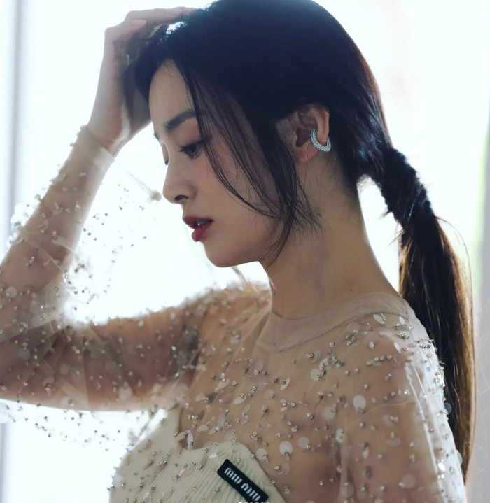 김태희, ♥비가 반한 옆태..B컷도 바비인형 비주얼 - 뽐뿌:방송/연예뉴스 김태희, ♥비가 반한 옆태..B컷도 바비인형 비주얼