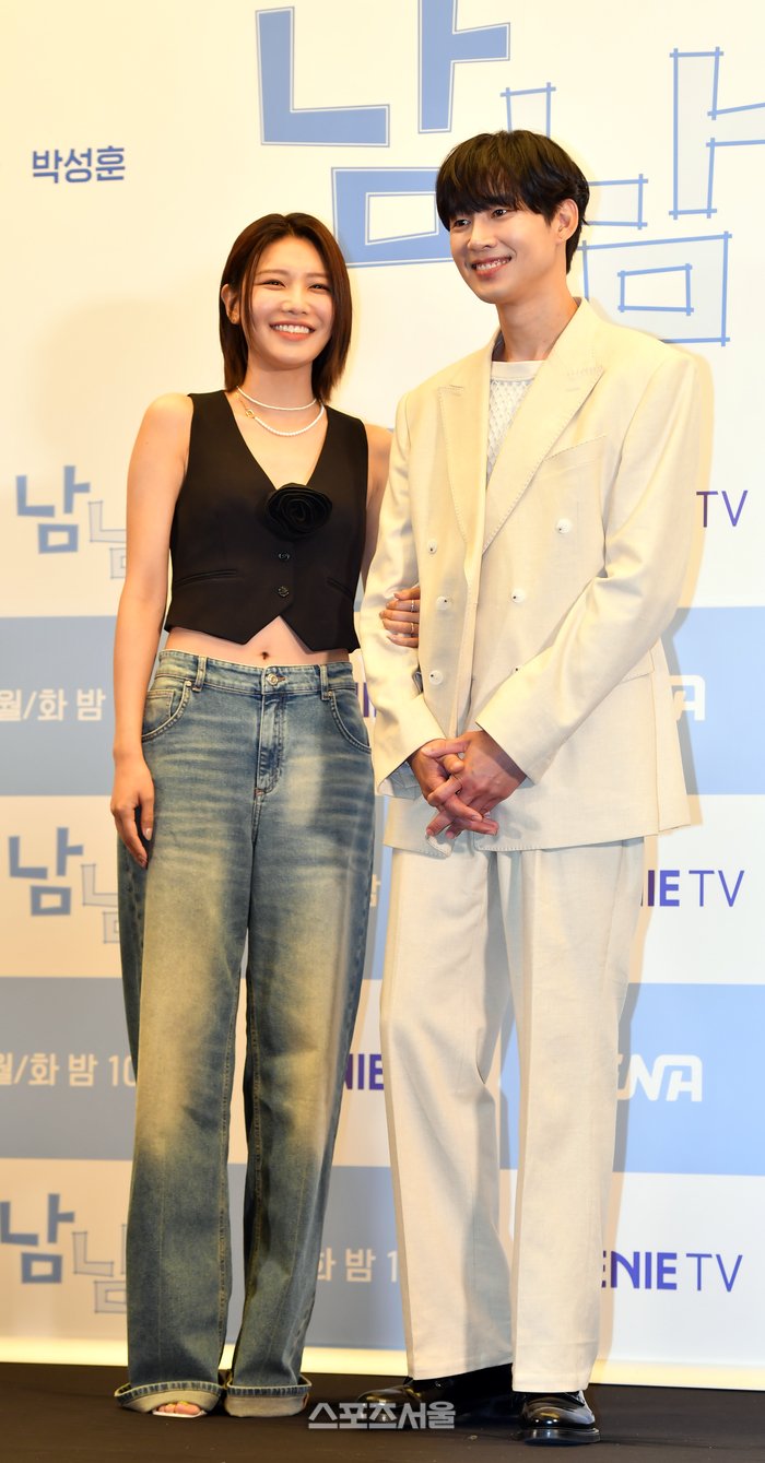 [포토] ‘남남’ 수영, 직장상사 박성훈과 함께 - 뽐뿌:방송/연예뉴스 [포토] ‘남남’ 수영, 직장상사 박성훈과 함께