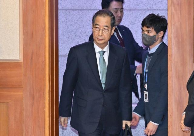 한덕수 국무총리가 2월 19일 헌법재판소에서 열린 탄핵심판 첫 변론기일에 출석하고 있다 사진연합뉴스