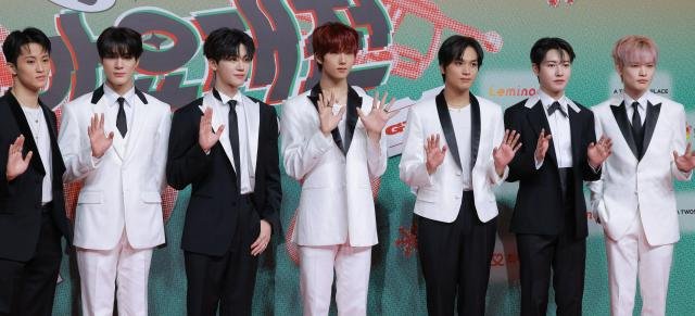 ׷ Ƽ 帲NCT DREAM 2024 12 25  õ ν̾ Ʒ  2024 SBS  ī 翡   ϰ ִ   dbeorlf123ajunewscom