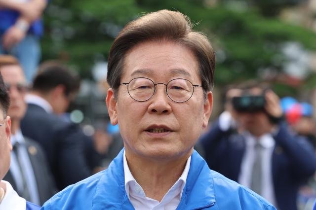  Ҿִ 뼱 ĺ Ÿ  յ 31 ĳ ͷ   ûֽ â  忡  ģ    ϰ ִ մ