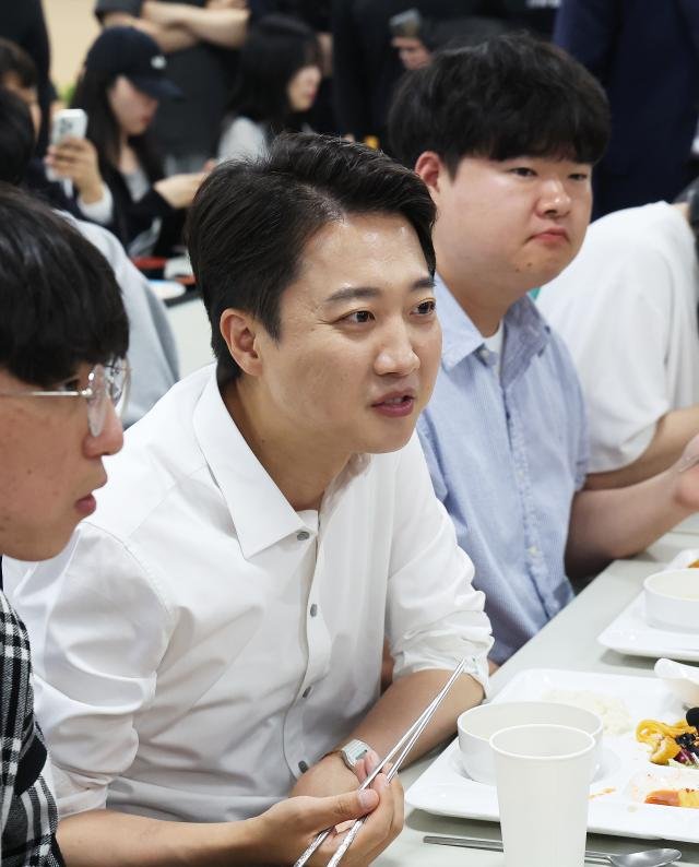 ؼ Ŵ 뼱 ĺ 2 ⵵  յ ѱдб  нĸ ؼ 翡 л н  ȭϰ ִ մ