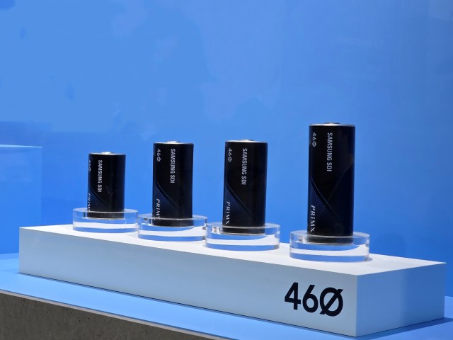 삼성SDI는 최근 베트남 법인에서 4695(지름 46mm·높이 95mm) 배터리 모듈 출하식을 진행했다. /삼성SDI