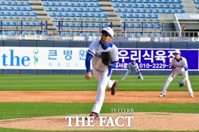 2025 더킴로펌배 제19회 한스타 연예인 야구리그가 7개월간의 일정으로 오는 14일 고양특례시 장항야구장에서 개막한다. 사진은 청춘야구단 투수 이종혁의 모습. /한스타미디어