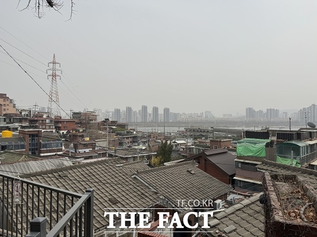 한남5구역 재개발 조합이 15일 오후 마감한 '수의계약을 위한 시공자 선정 입찰'에는 DL이앤씨가 단독으로 참여했다. 사진은 서울 한남5구역 재개발 구역 일대. /황준익 기자