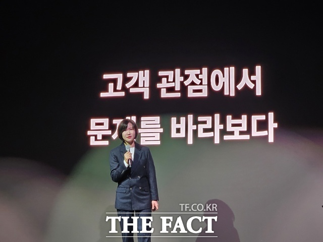 이은미 토스뱅크 대표는 16일 오전 여의도 페어몬트 호텔에서 기자간담회를 열고 고객 신뢰와 투명성, 안정성을 바탕으로 지속가능한 혁신을 이어갈 계획이라고 밝혔다. /여의도=이선영 기자