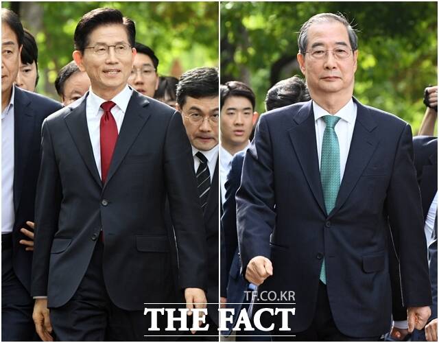 김문수 국민의힘 대선 후보(왼쪽)와 한덕수 무소속 대선 예비후보가 8일 오후 서울 여의도 국회 사랑재의 한 카페에서 단일화 관련 회동을 하기 위해 이동하고 있다. /국회=배정한 기자