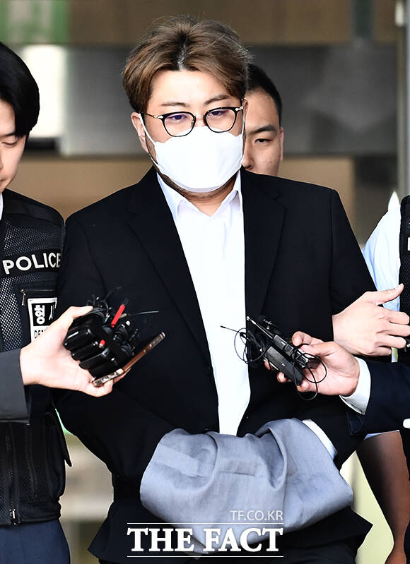 음주 뺑소니 혐의로 기소된 가수 김호중이 상고를 하지 않기로 했다. 이로써 1,2심에서 받은 2년 6개월의 형량이 확정됐다. /더팩트 DB