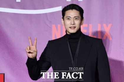배우 유태오가 할리우드 첩보 액션 영화 '스트라타젬' 주연으로 발탁돼 글로벌 열일 행보를 이어간다. /더팩트 DB