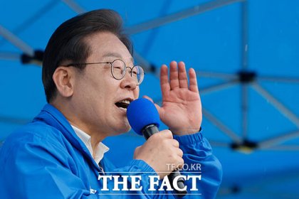 이재명 더불어민주당 대통령 후보는 16일 익산, 군산, 전주, 정읍 등 전북 지역을 방문해 지역소외 문제를 해결하겠다고 밝혔다. /뉴시스