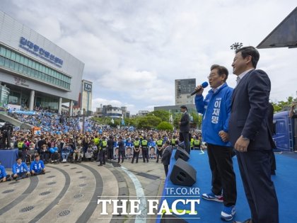 이재명 더불어민주당 대통령 후보가 5·18 민주화운동 기념일을 하루 앞둔 17일 광주를 찾아 