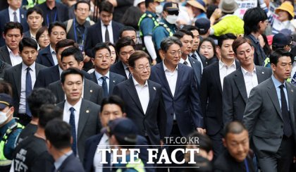 정치권에서 그간 개헌 논의가 이어져왔지만, 이날에서야 입장을 밝힌 배경에 대해선 