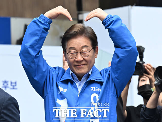 이재명 더불어민주당 대통령 후보가 22일 '기본사회위원회'설치와 주 4.5일제 도입을 핵심으로 하는 기본사회 공약을 발표했다. /이새롬 기자
