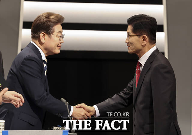 김 후보는 토론 과정에서는 이재명 후보를 향해 지난해 1월 있었던 피습 사건을 언급, 헬기 전원 특혜 의혹을 꺼내 들었다. /국회사진기자단