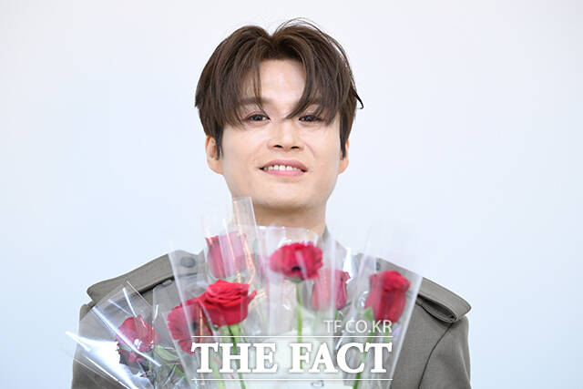 'I.CON: FANNSTAR CONCERT(: ҾؽŸ ܼƮ)' 23   빮 ȭڴб ECC 忡    ° <Ʈ> ͺ並 ģ   ϰ ִ. / 