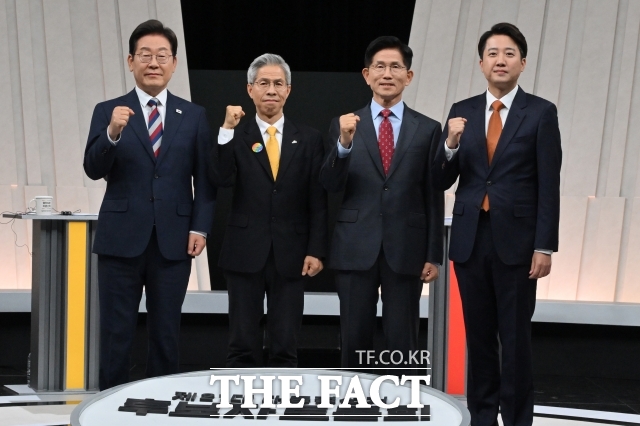 21  ſ ⸶  Ҿִ, ǿ ֳ뵿, 蹮 , ؼ Ŵ 뼱 ĺ(ʺ) 27    ϵ MBC Ʃ  ġ о TVȸ ռ  Կ ϰ ִ. /ȸڴ