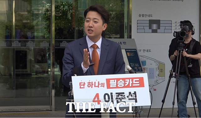 ؼ Ŵ 뼱 ĺ 27   ǵ ȸ  տ  ȸ  