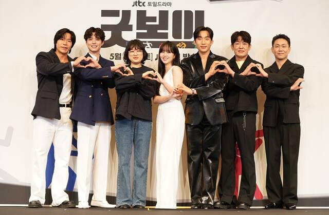  ¿ ں, ɳ ,   ̻ 㼺 (ʺ) 29  2  α  ũ  ƮƮ Ʈ ȣ   JTBC  ϵ 'º' ۹ǥȸ ߴ. /JTBC