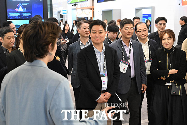ȫ LG÷ ()  3  ٸγ Ƕ ׶  忡  '  ׷(MWC) 2025' KT ν ѷ ִ. /ٸγ=