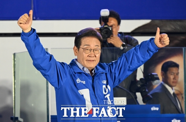  3簡 ǥ 21 뼱  ⱸ翡  Ҿִ ĺ 51.7% ƴ.  ĺ λ, 泲, 뱸  ϰ κ  ռ  ƴ. / (Ǯ)