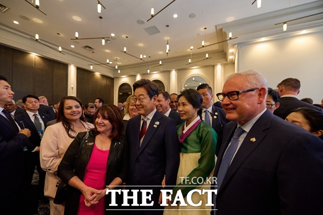  ɰ   簡 16( ð) ĶŸ  ȣڿ  ٴϿ ̽ ٹŸ   G7 û ǿ ϰ ִ. /ý
