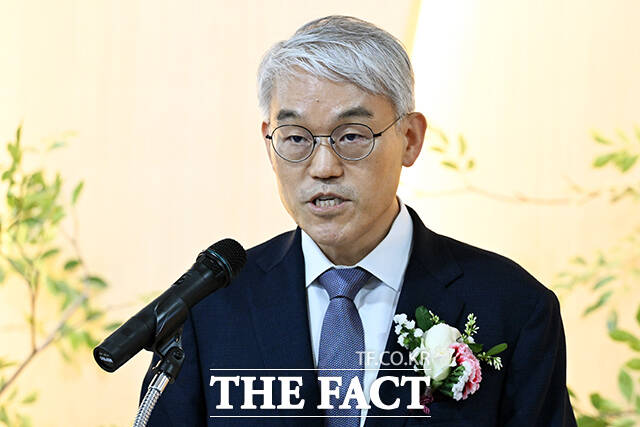 õ뿱 ó 19    Ｍ  Ｍ հ ҽĿ  縦 ϰ ִ.