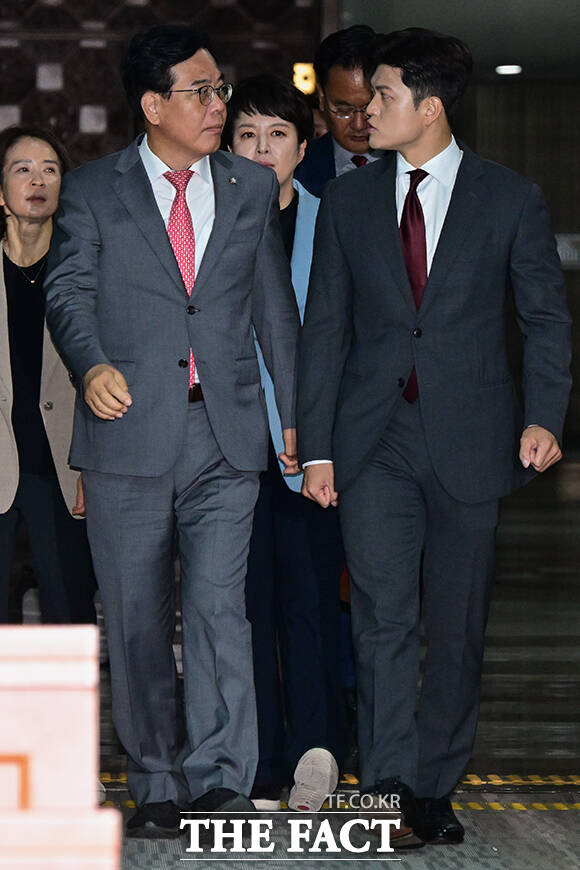   å() ۾ ǥ 20   ǵ ȸ  '񸮹ȭ   λûȸ å'  ǿȸ ϰ ִ. /ȸ=ȣ 