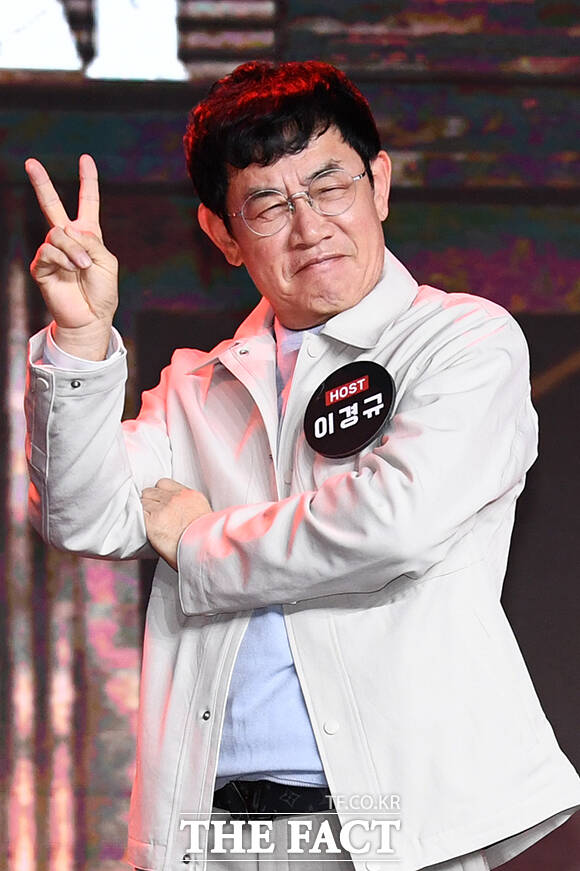 ڹ̵ ̰԰ ๰  Ƿ  ԰ǵ , Ҽӻ簡 ̰ Ǹ ݼѴٸ ߴ. / 