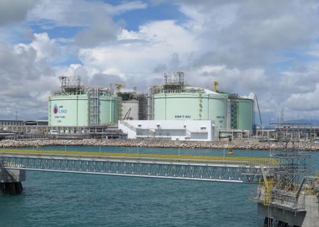 ̾ؾ  30 ± ۿ ±  𺧷Ʈ 25m LNG ũ 2, Ͽ,  800 ȭ   Ǽϴ        üߴٰ 1 . ̾ؾ ± 2017⿡ ذ PTT LNG Terminal 2 Ʈ . /̾ؾ