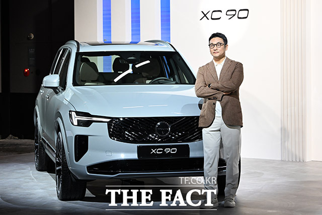  ڵڸ ǥ̻簡 2    ׷ Ŀ    XC90 S90  翡  ϰ ִ. / 