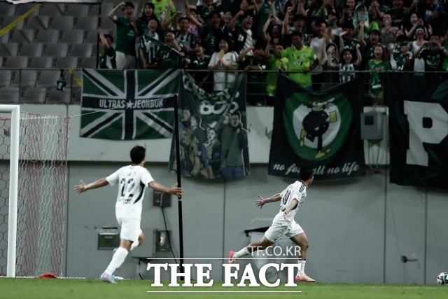 2 Ű忡  2025 ϳ ڸ 8   밡 FC 1-0  4 ߴ. /౸ȸ