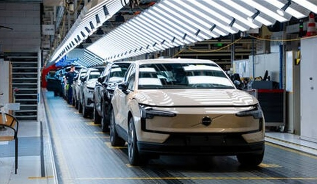 4 迡     '2030 100% BEV ȯ' ȹ ϰ, ÷ ̺긮(PHEV)    ȭ   Ʋ. /ڵ