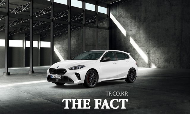 â 30ֳ  Ŵ  ٸ ܼƮ Ư   ̰ ִ BMWڸư 7  BMW M    ɰ ͽ   'BMW M йи'   7 Ѵ. BMW  M135 xDrive  ۽Ʈ . /BMWڸ