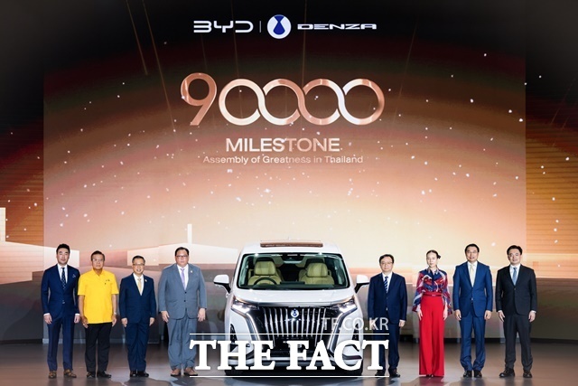 BYD ֱ ± 9° ģȯ ε     1ֳ  ߴ. /BYDڸ