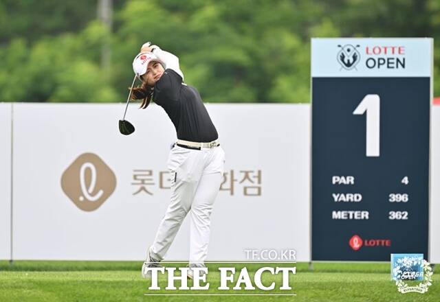  3 ƮûCC  15ȸ Ե 1R 1Ȧ Ƽ ϰ ִ ./ KLPGA