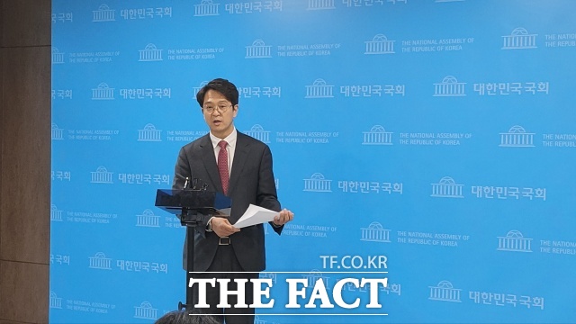  11   ʴ  ĺ λûȸ յΰ  ̾ ִ.    뺯. / 