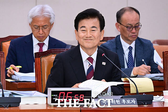  Ϻ  ĺڴ 14 ȸ λûȸ  ƽþü(APEC) ȸǿ    û ϰ ִٰ . /ȸ=ȣ 