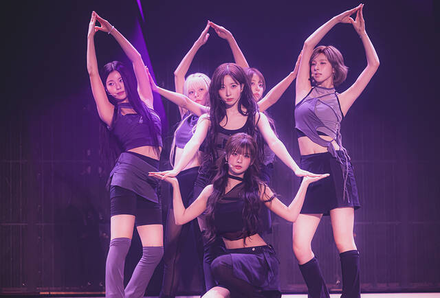 ɱ׷ ͽ 12  1ÿ 7  2ȸ   ϱ б ȭü  ù ҹ 'NSWER VACATION' ߴ. /JYP