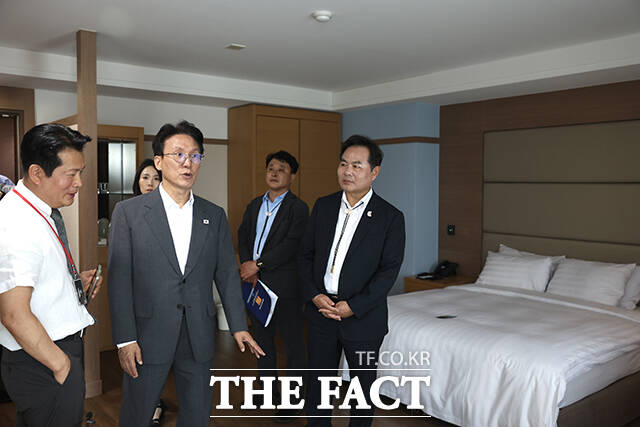 μ Ѹ(  °) 15    2025 APEC ȸ غ  ã ڽü   غ Ȳ ϰ ִ. /Ѹ