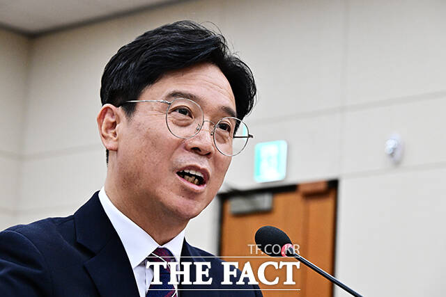 迵 뵿  ĺڰ 16   ǵ ȸ  λûȸ  ǿ 亯 ϰ ִ. /ȸ= 