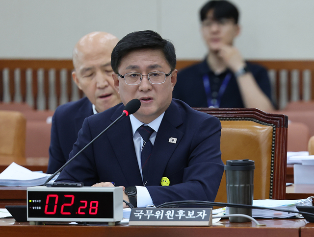 輺ȯ ȯ  ĺڰ  15  ǵ ȸ ȯ뵿ȸ  λûȸ ߾ϰ ִ. / ý